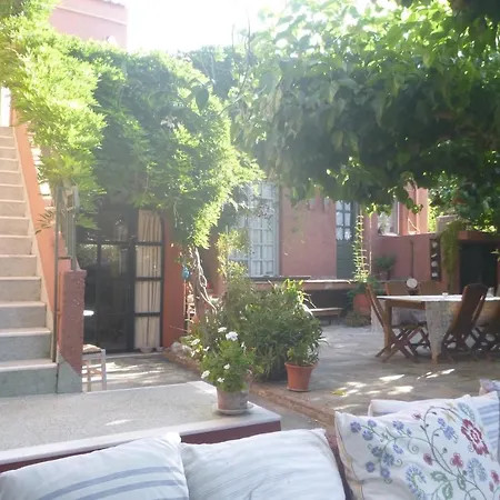 Small In The Garden 홈스테이 *