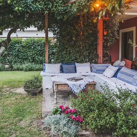 Small In The Garden Habitación en casa particular